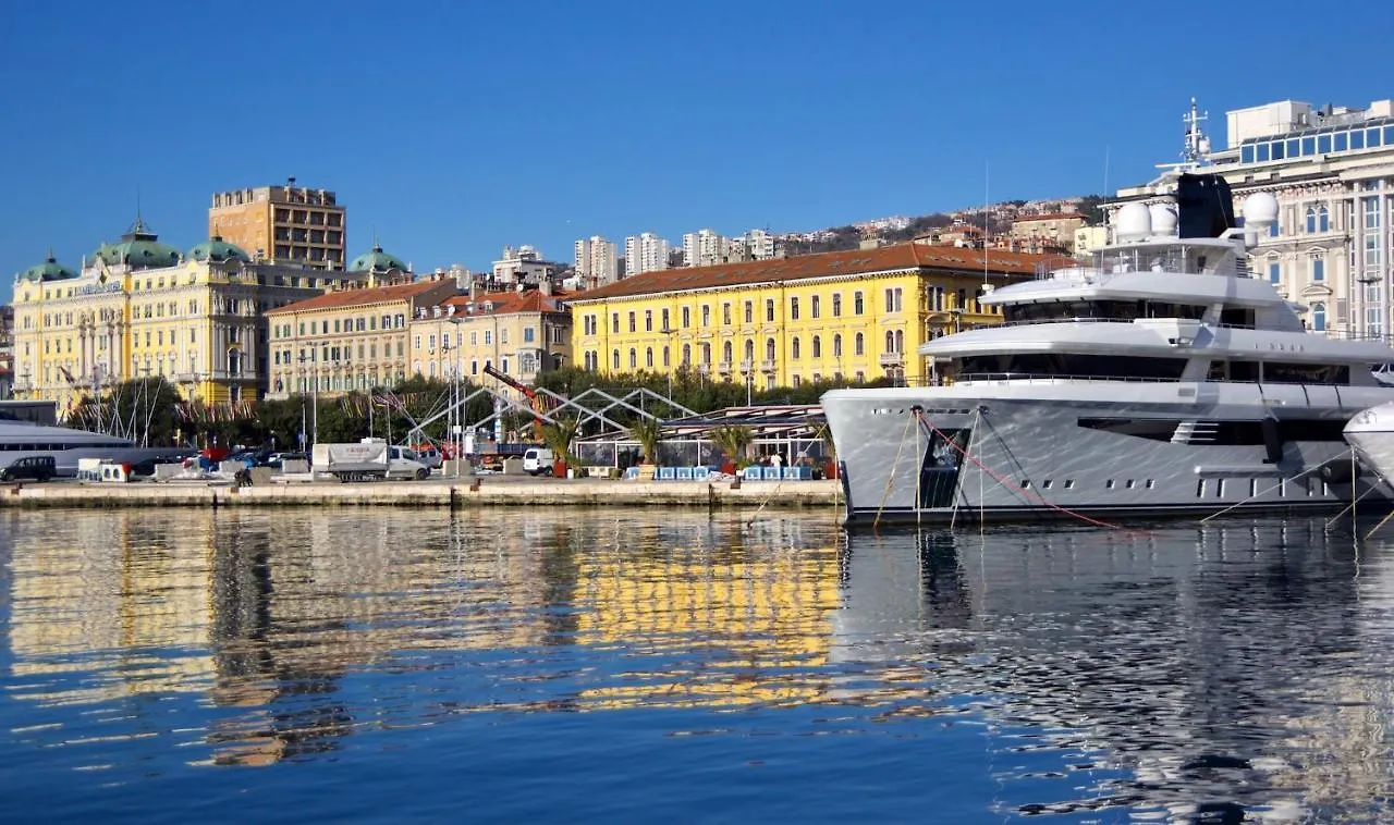 Adriatix Apartment Rijeka 0*,